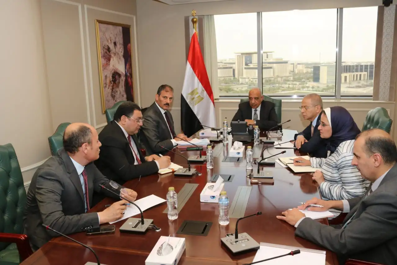 ''وزير الكهرباء'' يجتمع بخلية إدارة الأزمة، ويتابع خطة التشغيل لتأمين الشبكة الموحدة وضمان استقرار واستمرارية التغذية الكهربائية
