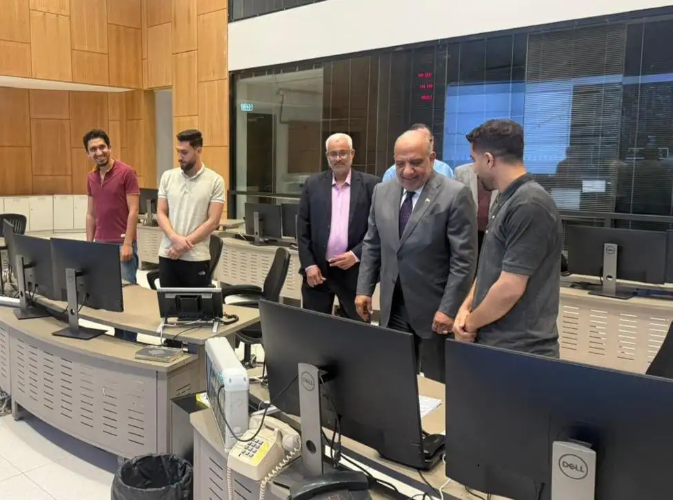 ''وزير الكهرباء'' يقضى أول ايام العيد مع العاملين فى المركز القومى للتحكم فى الطاقة، ويتابع سير العمل والتنسيق والتكامل بين مكونات المنظومة على مستوى الجمهورية لتأمين الشبكة الموحدة