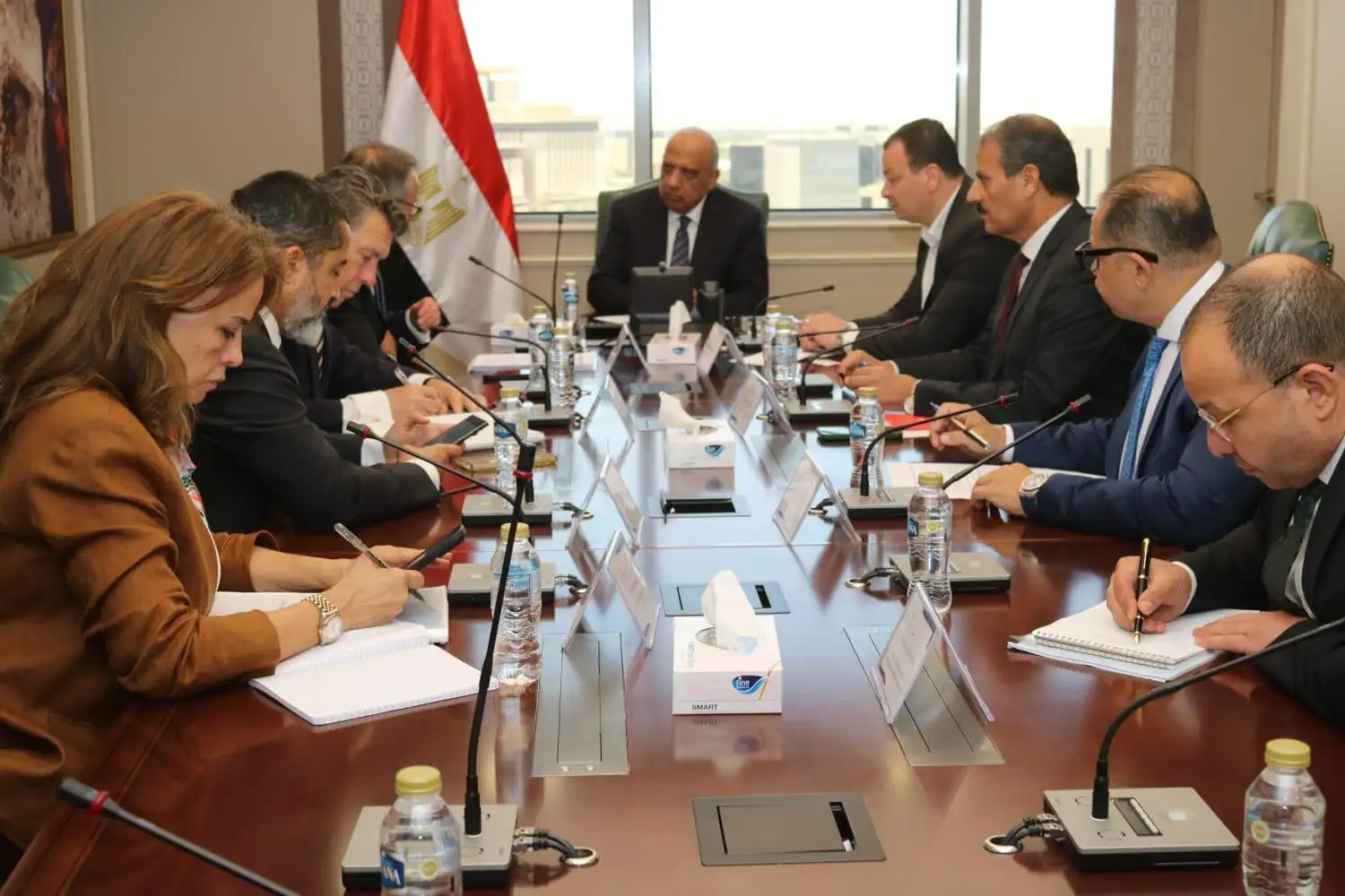 ''وزير الكهرباء'' يبحث مع وفد البنك الأوروبى لإعادة الإعمار والتنمية ''EBRD'' سبل دعم وتعزيز الشراكة والتعاون في مختلف المجالات