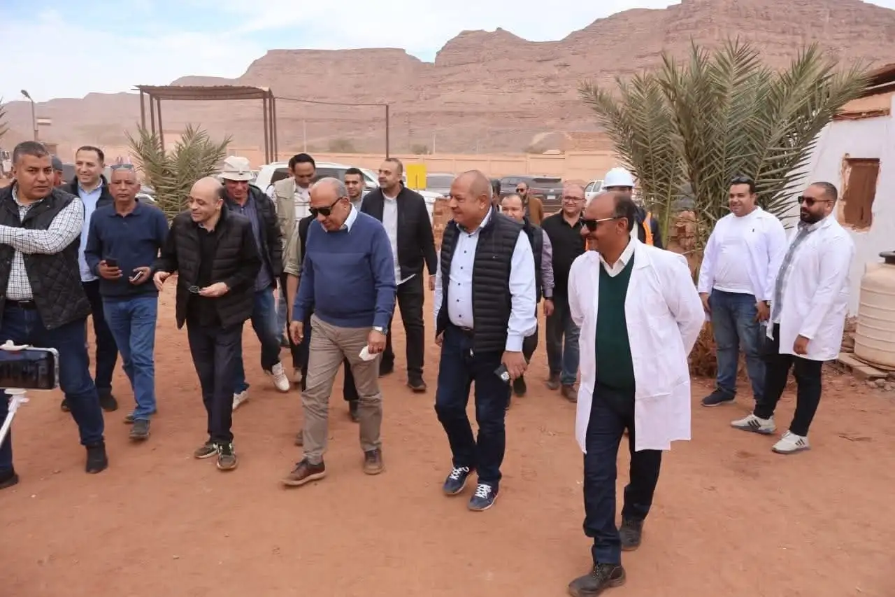 ميدانياً.. ''وزير الكهرباء'' يتفقد سير العمل بالمركز الحقلى التابع لهيئة المواد النووية بمنطقة أبو زنيمة محافظة جنوب سيناء